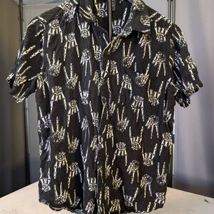 Hot Topic Black and White Skeleton Hand Men's Shirt